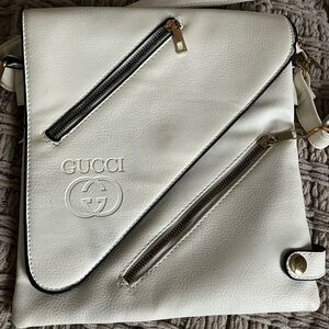 Gucci White Leather Crossbody Bag with Zipper Details